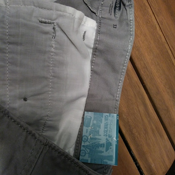 Old Navy Slim Men's Shorts Size 33 New - Picture 2 of 3